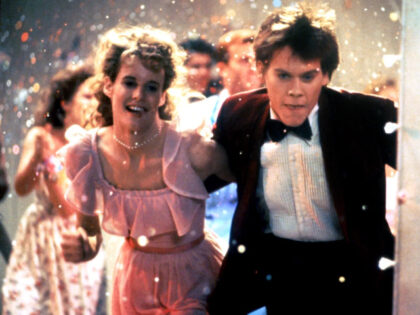 Kevin Bacon and Lori Singer in "Footloose"