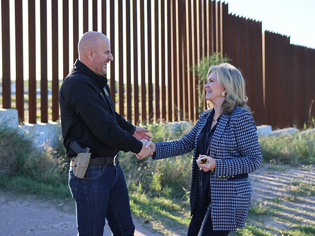 Sen. Marsha Blackburn (R-TX) meets with National Border Patrol Council President Brandon J