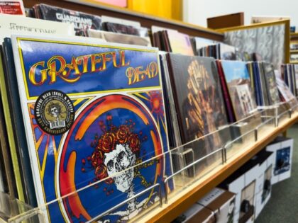 Vinyl Records Outsell CDs for the Second Year in a Row