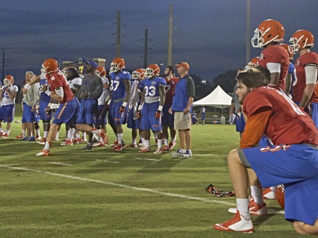 College Football: Florida QB Jeff Driskel (6) in action, making pass during practice at Do