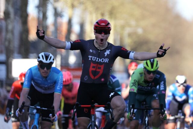 Arvid De Kleijn was too strong on a perfect day for a bunch sprint in the Paris-Nice stage