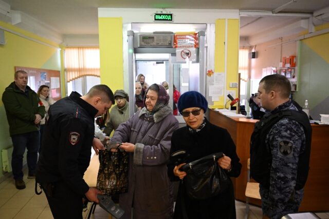 Navalny's widow Yulia Navalnaya had called on people to go to polling stations at the same