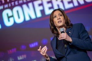 Harris delivers remarks to firefighter union in 'surprise drop-by'