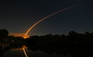 SpaceX sends Eutelsat telecom satellite into orbit