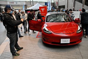 Tesla Autopilot, others test 'poor' in self-driving safety study