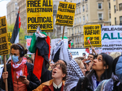 Ο ΛΕΥΚΟΣ ΟΙΚΟΣ επικροτεί τις επικίνδυνες αντισημιτικές διαδηλώσεις στην Πανεπιστημιούπολη