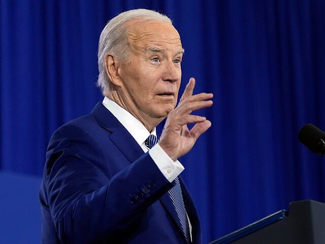 Teleprompter Battles: Joe Biden, 81, Says ‘Pause’ Instead of Pausing for Applause