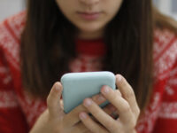 UK Considers Smart Phone Ban For Under-16s as Fears of Harmful Effects Grow