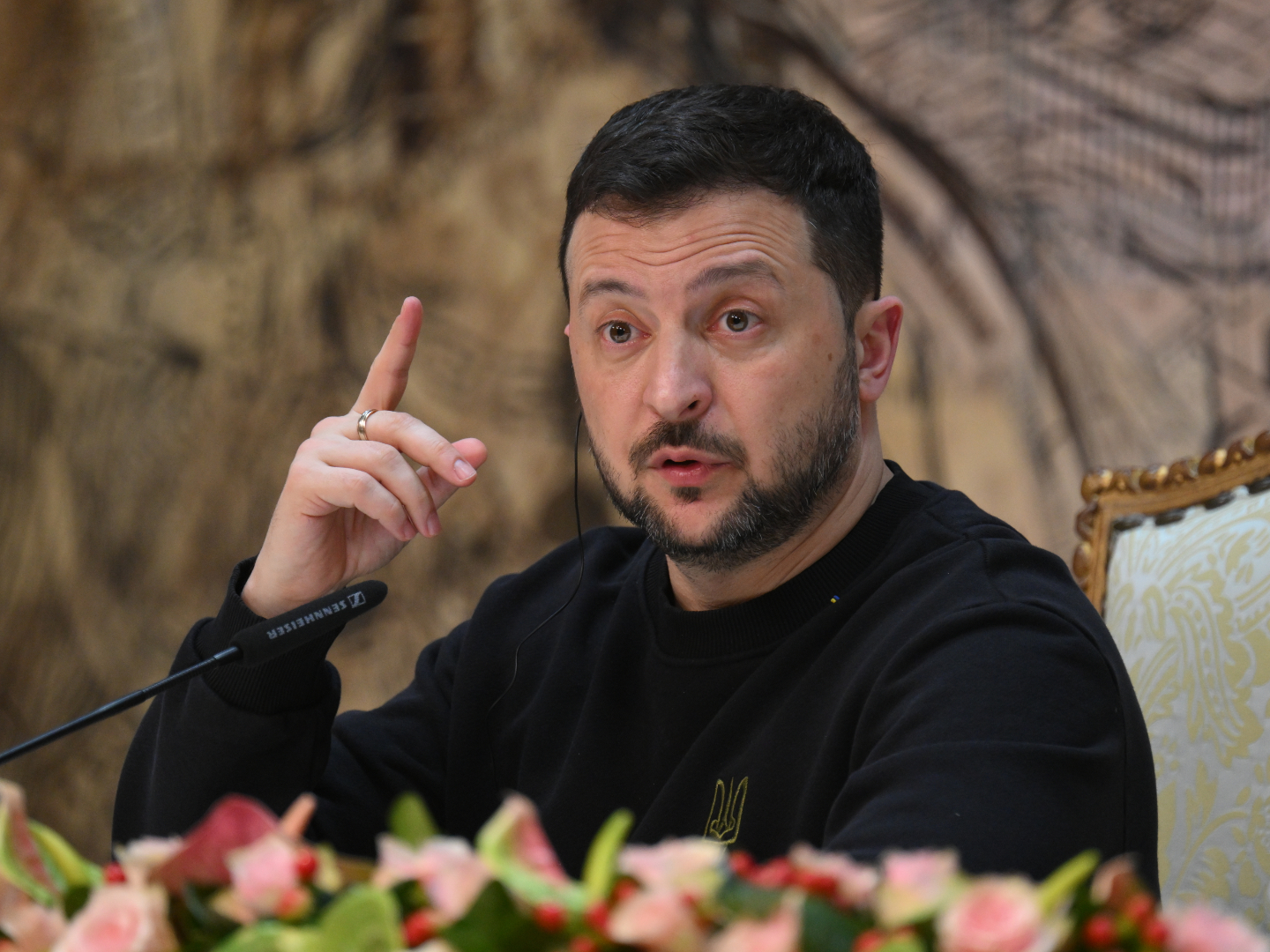 Zelensky Invited Trump to Visit Ukraine in Push For Military Aid - Vimarsana News