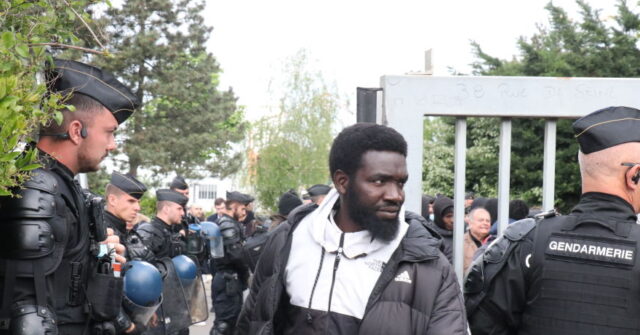 Police Evict Paris Migrant Squat in Pre-Olympics Clean-Up - Vimarsana News