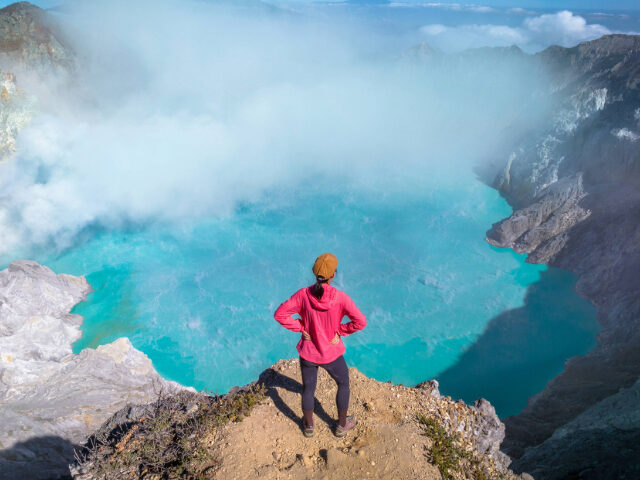 Tourist Falls into Active Indonesian Volcano While Posing for Photo