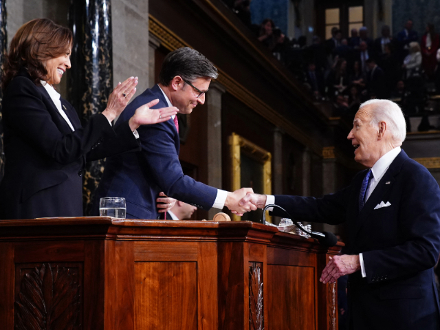 Betrayal Complete: Mike Johnson Passes $61 Billion Ukraine Aid, Violates Hastert Rule Again - Vimarsana News