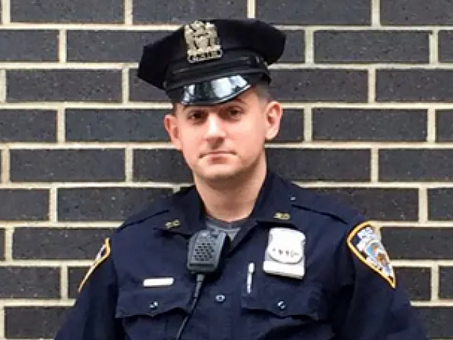 New York City Cop Acquitted Three Years After Punching Suspect Who Refused to Leave Apple Store - Vimarsana News