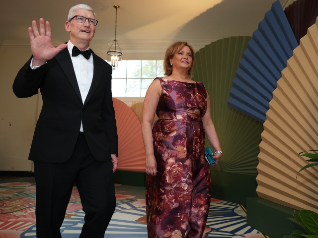 Tech Titans Jeff Bezos and Tim Cook Grace Joe Biden with Their Presence at State Dinner - Vimarsana News