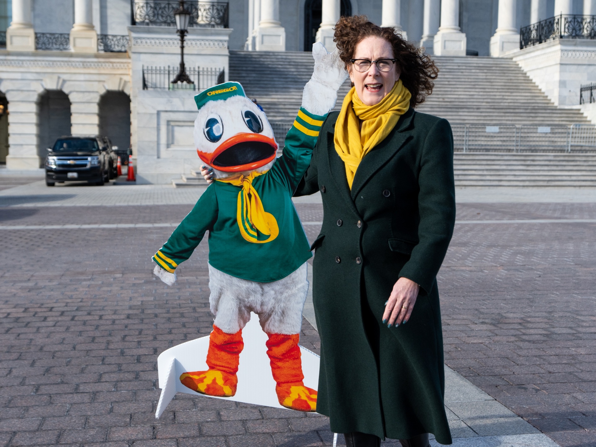 Democrat Rep. Val Hoyle Brags About Lecturing 'Conservative Areas of My District' About Merits of Biden's Open Border - Vimarsana News