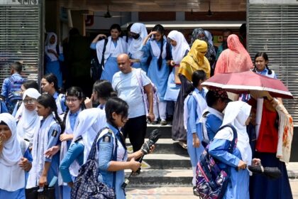 A Bangladeshi court orders a nationwide shutdown of schools on due to an ongoing heatwave