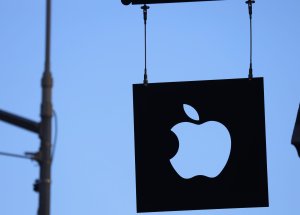 China forces Apple to drop What's App, Threads from App Store
