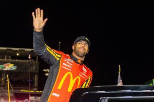 NASCAR's Bubba Wallace, wife expecting first child