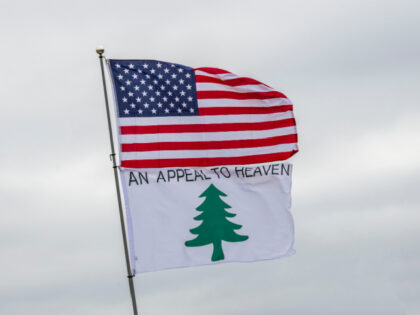 An Appeal to Heaven flag and American Flag