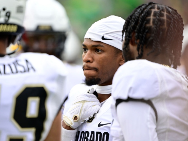 EUGENE, OR - SEPTEMBER 23: Colorado Buffaloes safety Shilo Sanders (21) on the sidelines l