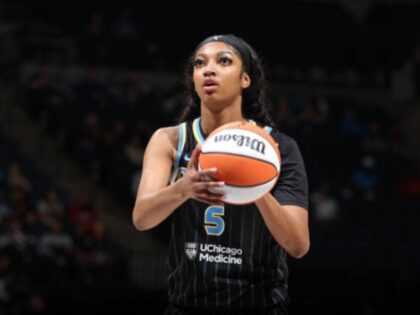 MINNEAPOLIS, MN - MAY 3: Angel Reese #5 of the Chicago Sky shoots a free throw during the