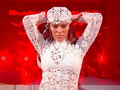 Palestinian-Chilean Pop Star Elyanna Performs in Keffiyeh on Stephen Colbert’s ‘Late Show’