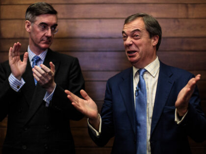 Rees-Mogg Calls on Sunak to Offer Jobs to Farage, Reform UK Leaders to Save Conservative Party