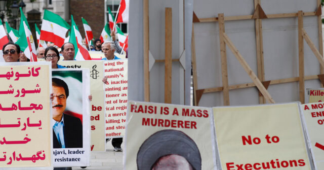 Iranian Govt Supporters Clash with Anti-Raisi Protesters in London