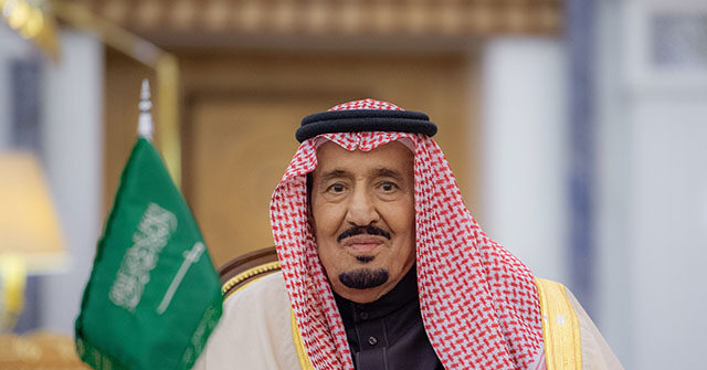 King of Saudi Arabia to Undergo Treatment for Lung Infection