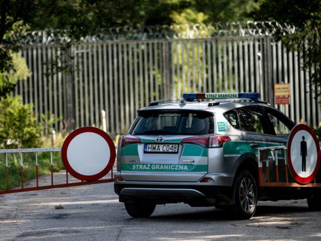 06 September 2023, Poland, Jalowka: A vehicle of the Polish border guards drives along the