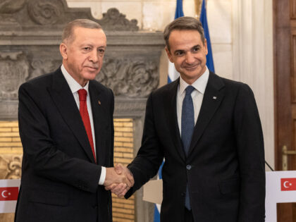 Recep Tayyip Erdogan, Turkey's president, left, and Kyriakos Mitsotakis, Greece's prime mi