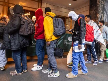 Migrants and asylum seekers arrive at Roosevelt Hotel in Manhattan, New York on Jan. 4, 20