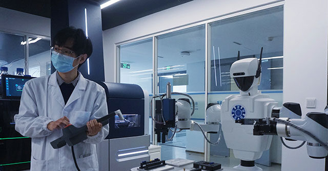 Report: China’s Huawei Secretly Funds Tech Research at American Universities