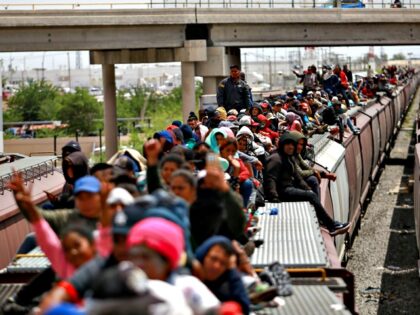CIUDAD JUAREZ , MEXICO - APRIL 24: Thousands of migrants arrive to Ciudad Juarez aboard th