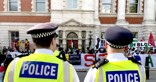 Hundreds of Pro-Palestinian Protesters Blockade UK Govt Building