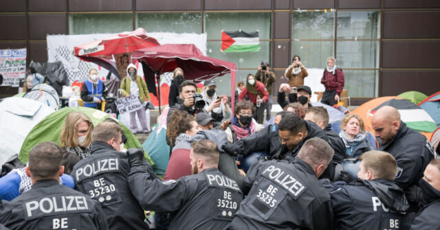 Pictures: Berlin Police Break Up Campus Palestine Demonstration