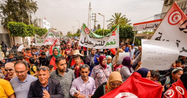 Tunisians Protest Against Illegal Sub-Saharan Migrants