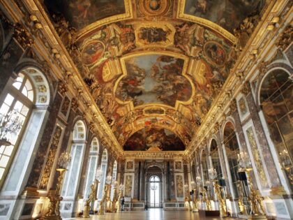 Versailles, FRANCE: View of the restored paintings of the Hall of Mirrors, 19 December 200