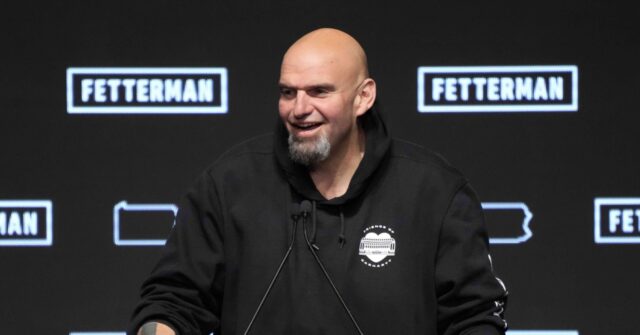 Fetterman Ditches Harvard Graduation Hood in Protest at Antisemitism