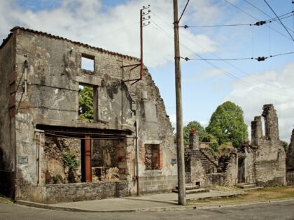 Maisons en ruines du village martyr d'Oradour-sur-Glane, 11 mai 2019, Haute-Vienne, France