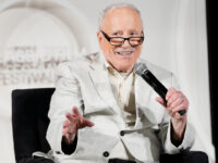 Watch: Dress-Clad Richard Dreyfuss Rants About LGBTQ, #MeToo, Barbra Streisand at ‘Jaws’ Screen