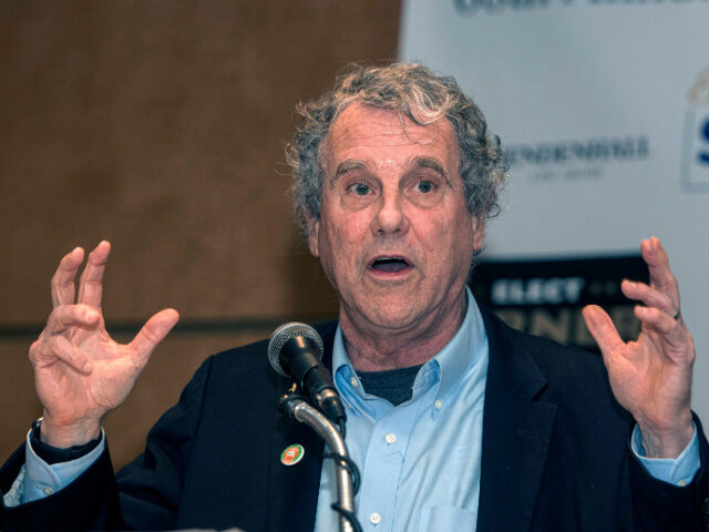 Sen Sherrod Brown, D-Ohio speaks at the Tri-County Regional Labor Council Awards Dinner in