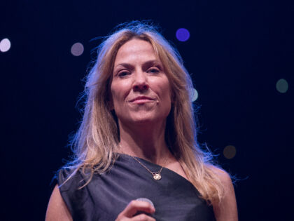 Sheryl Crow Demands Congress Take Action on AI: ‘We Need Ethical Boundaries’