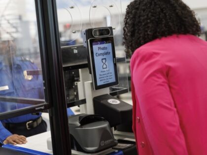 Bipartisan Senators Call On Leaders to Restrict TSA’s Use of Facial Recognition Technology