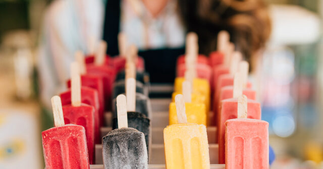 VIDEO — 'I Want to Help': 11-Year-Old Ohio Girl's Popsicle Stand Raises $5K for Cancer Research