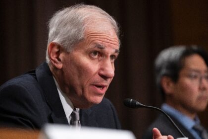 Martin Gruenberg rebuffed calls for his resignation from the Federal Deposit Insurance Cor