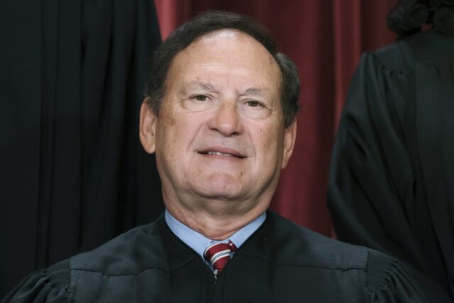 Alito Rejects Calls to Quit Supreme Court Cases on Trump and Jan. 6 Because of Flag Controversies