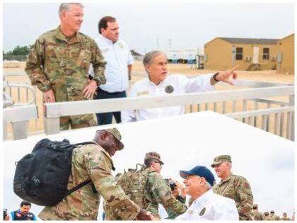 Texas Governor Welcomes First Soldiers to State Border Military Base