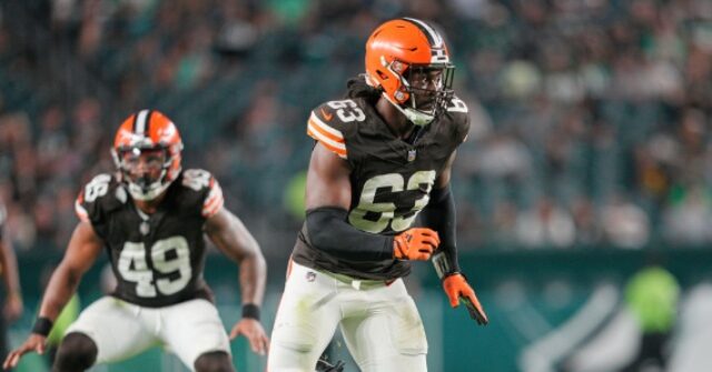 Browns' Lonnie Phelps Arrested for DUI After Allegedly Crashing Car into a Florida Keys Restaurant