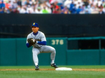 BALTIMORE, MD - CIRCA 1990: Mike Brumley #7 of the Seattle Mariners in action against the